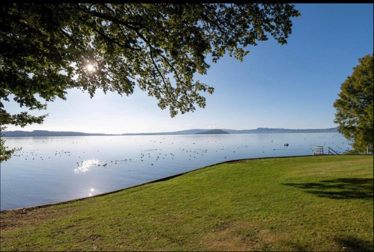 Lakeside & Tennis Court Paradise Rotorua Exterior foto