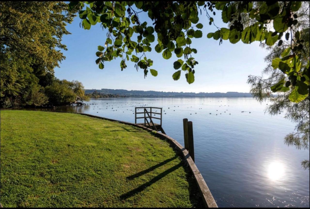 Lakeside & Tennis Court Paradise Rotorua Exterior foto